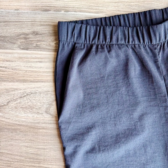 H&M Black Pull-On Ankle Pants Women’s (No Size Tag, Fits Like M/L) - Picture 3 of 6